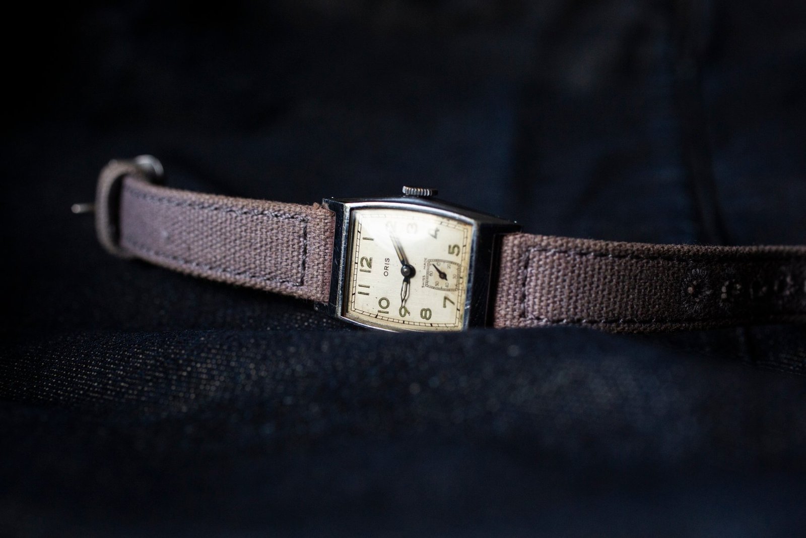 Restoring a Vintage Art Deco Oris Watch Discovered in a Suitcase