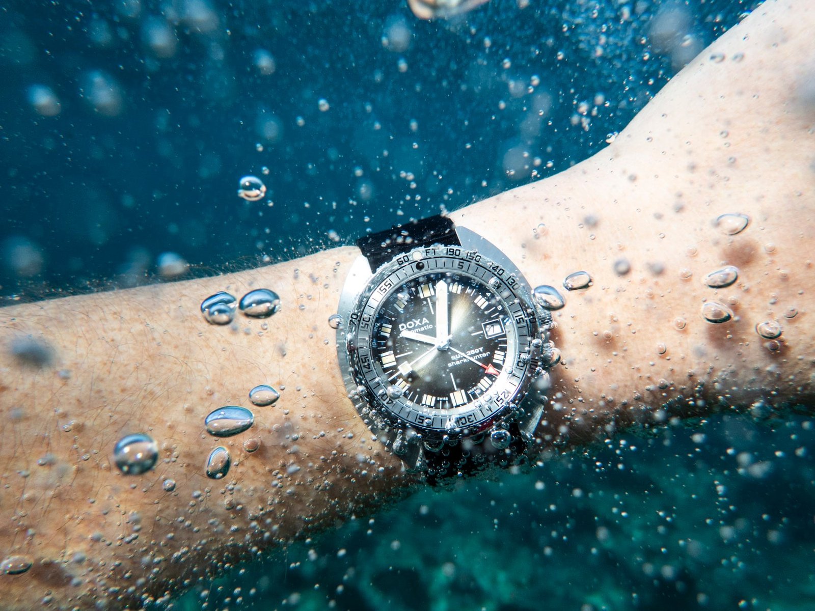 Doxa Sub 250T GMT Sharkhunter: Ultimate Dive Watch for Adventurers