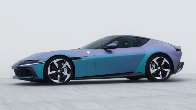 Ferrari 12Cilindri Tailor Made opener w.jpg