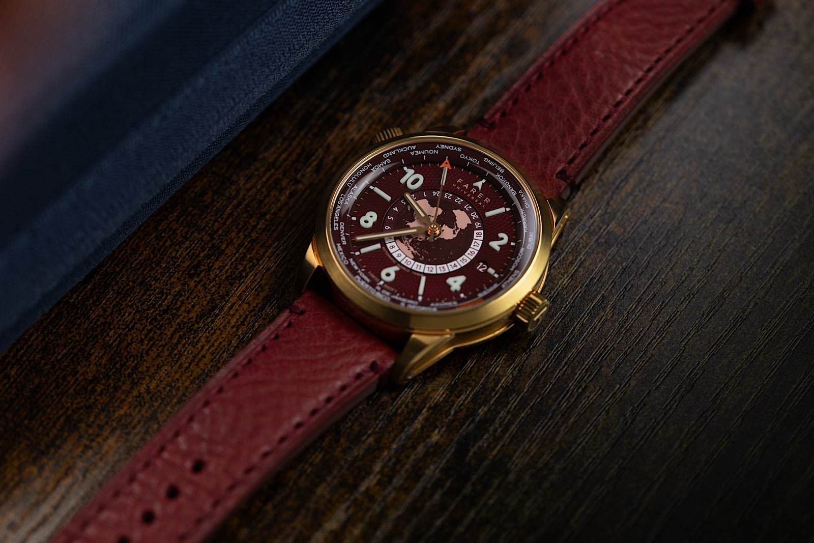 Introducing the Farer World Timer Thorne Gold: Your Ultimate Timekeeping Companion