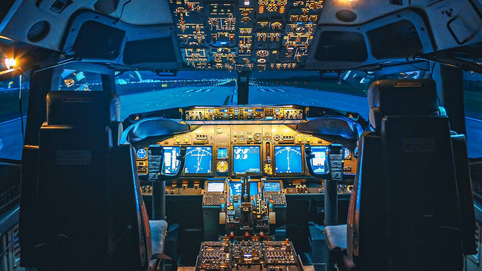 Discover Why the Boeing 737 Cockpit Is Noisier Than the Airbus A320