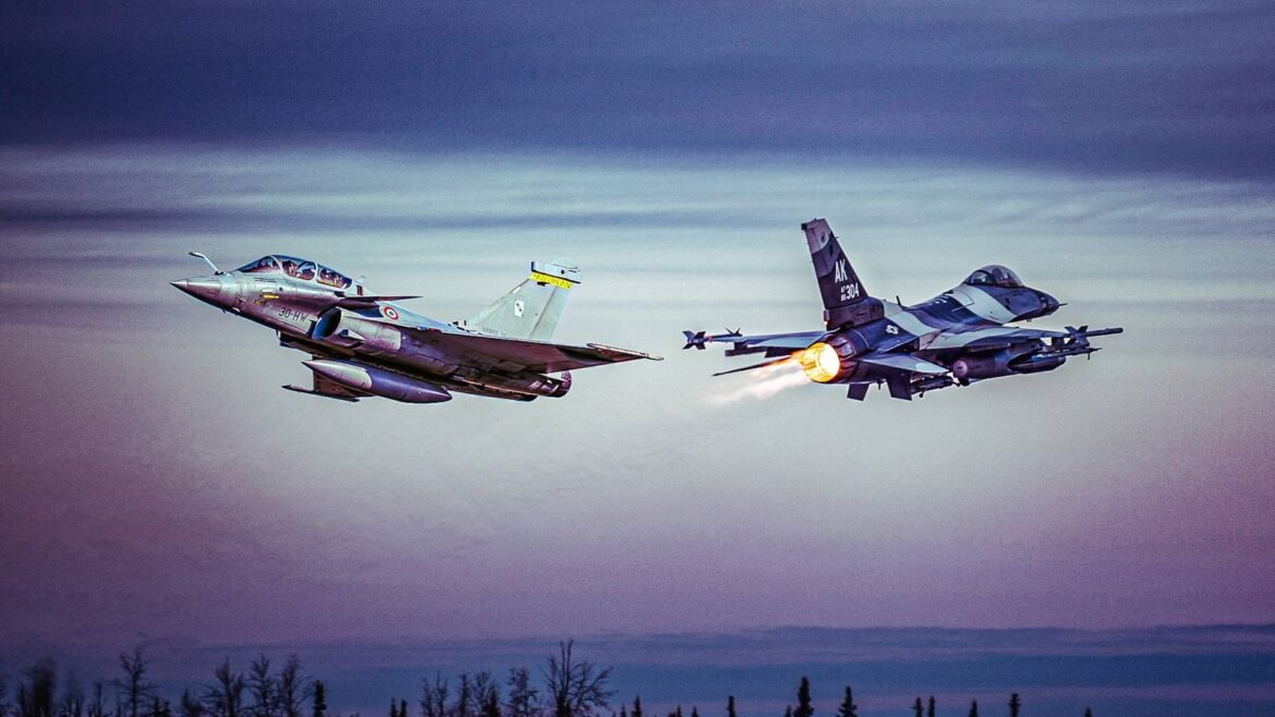 Comparing the Dassault Rafale and F-16 Fighting Falcon: A Comprehensive Analysis