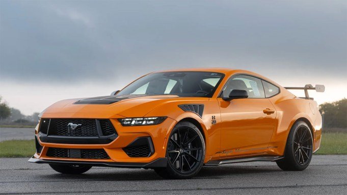 Hennessey 35th anniversary super venom 00.jpg