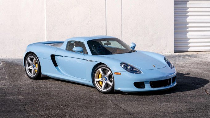 2005 porsche carrera gt gulf blue 03.jpg