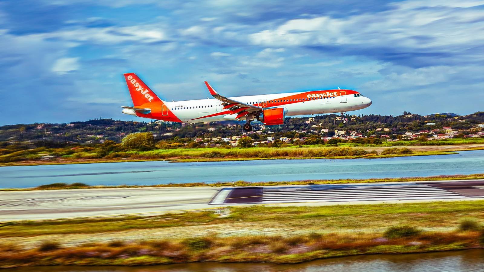 easyJet Rejects £4.7 Billion Buyout Offer as Cheap Attempt to Acquire Airline