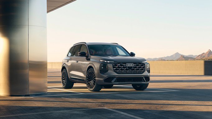 2027 audi sq7 00.jpg