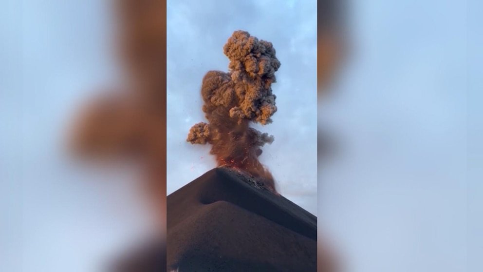 VIDEO: Tourists Evacuate as Volcano Erupts