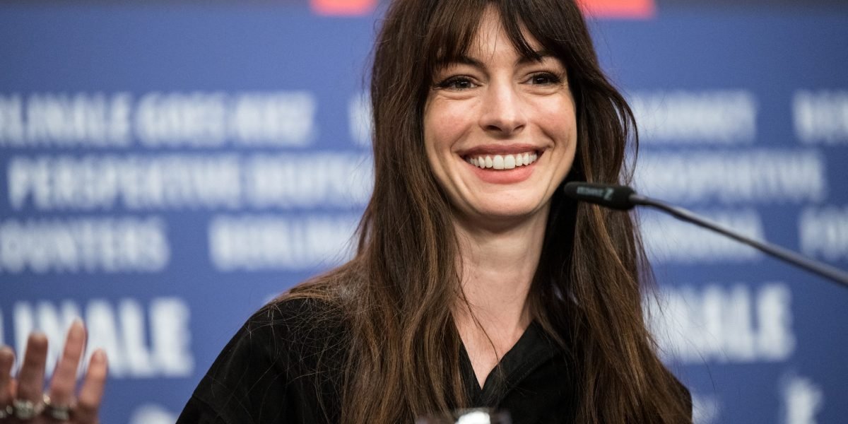 Anne Hathaway Receives Identical Thank You Notes from Job Applicants: 'An Absolute Game Changer'