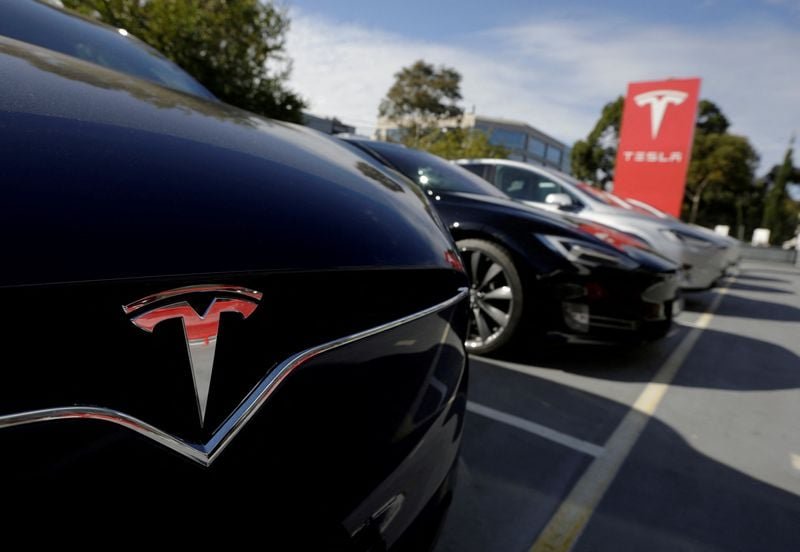 JP Morgan Elevates Tesla Rating to 'Neutral,' Anticipates Robotics as Key Driver of Long-Term Growth