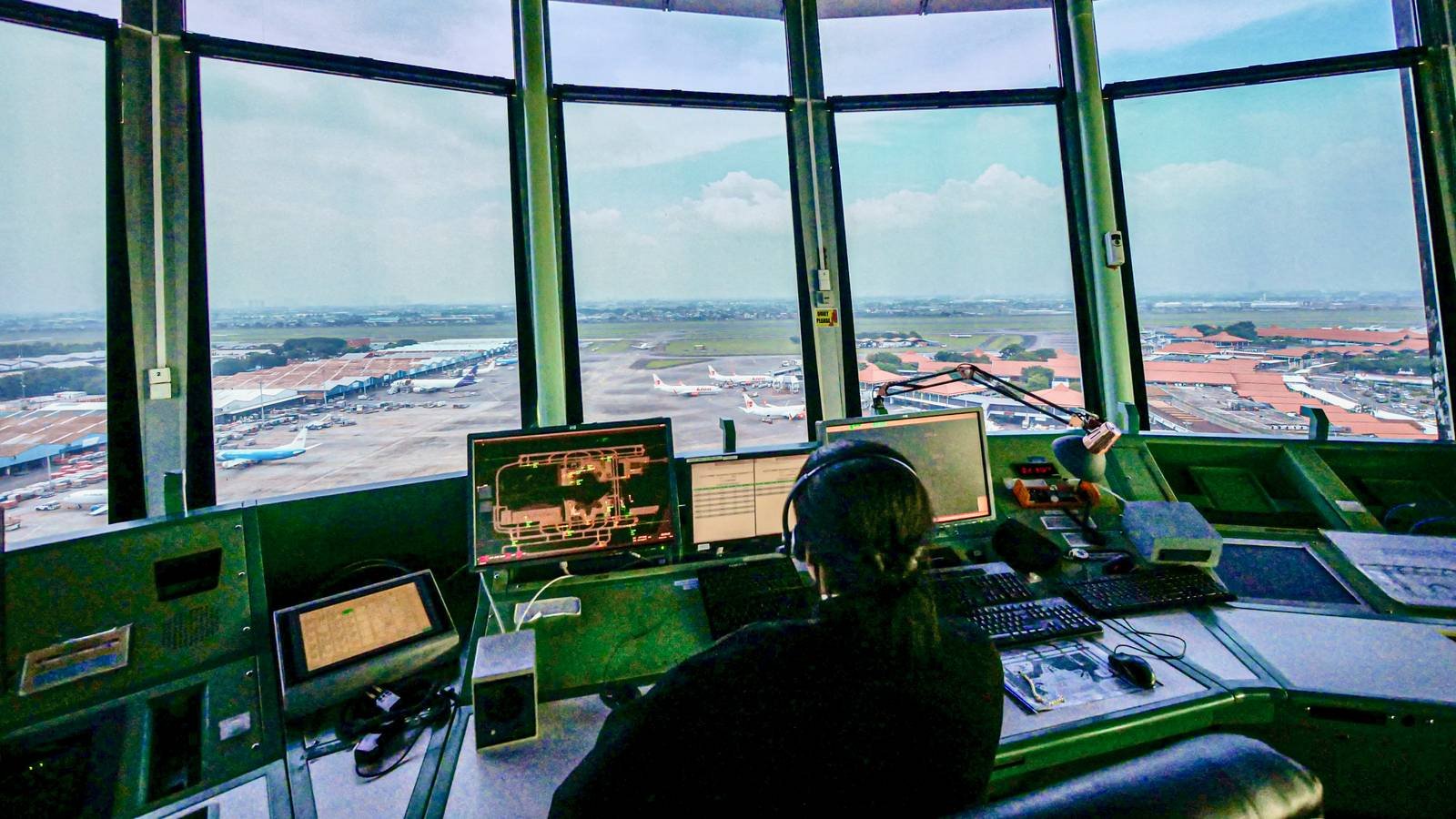 2026's Top 5 Lucrative Aviation Careers Without a Pilot's License