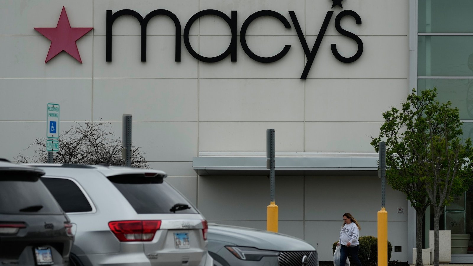 Macy's Increases Annual Forecast Following Fourth Consecutive Quarter of Sales Growth